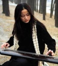 秦皇岛市古琴演奏家（巫娜）的演奏特点与风格